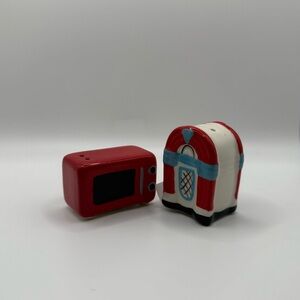 Retro Red and White Salt and Pepper Shakers NEW